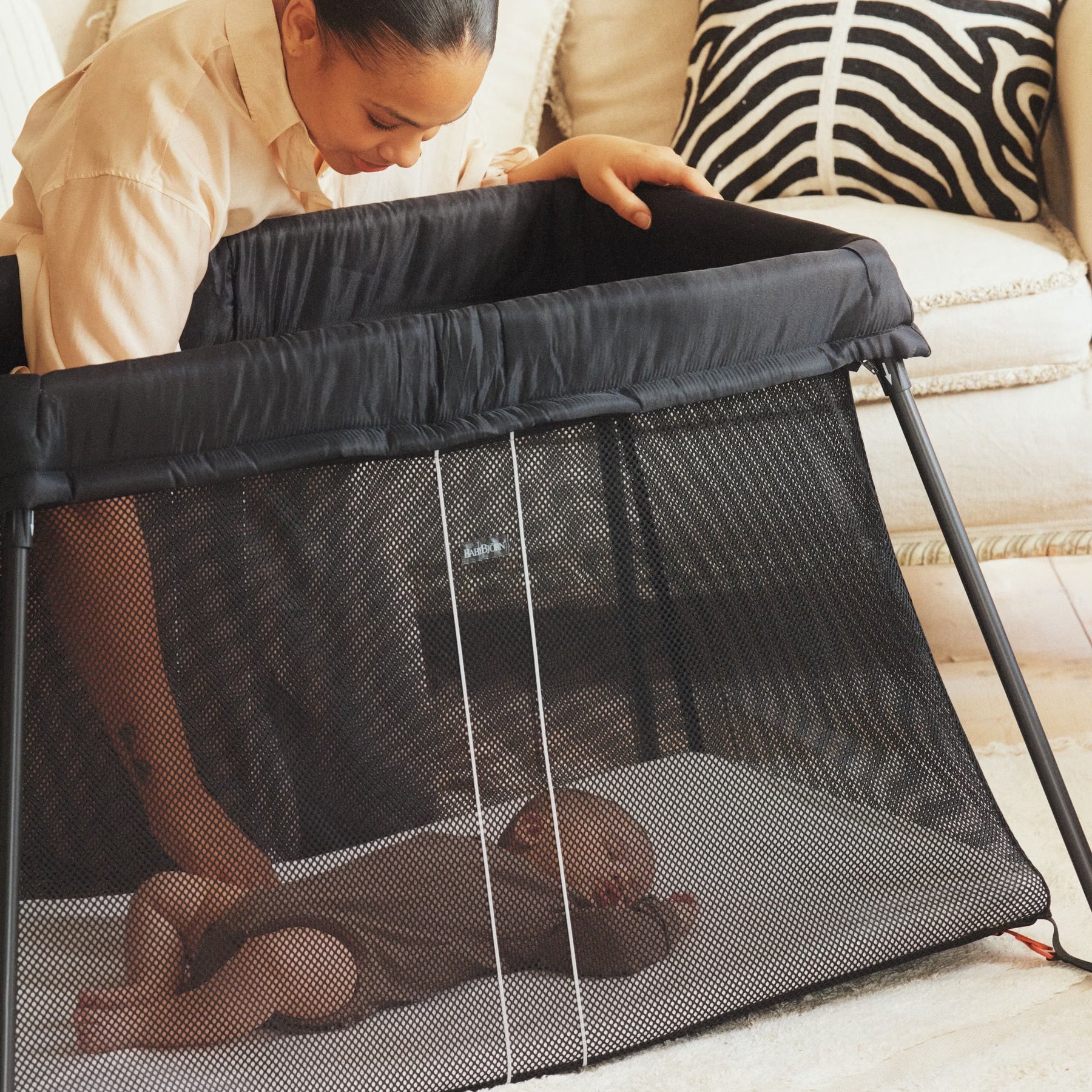 Baby Bjorn Travel Cot Light Black in Noosa