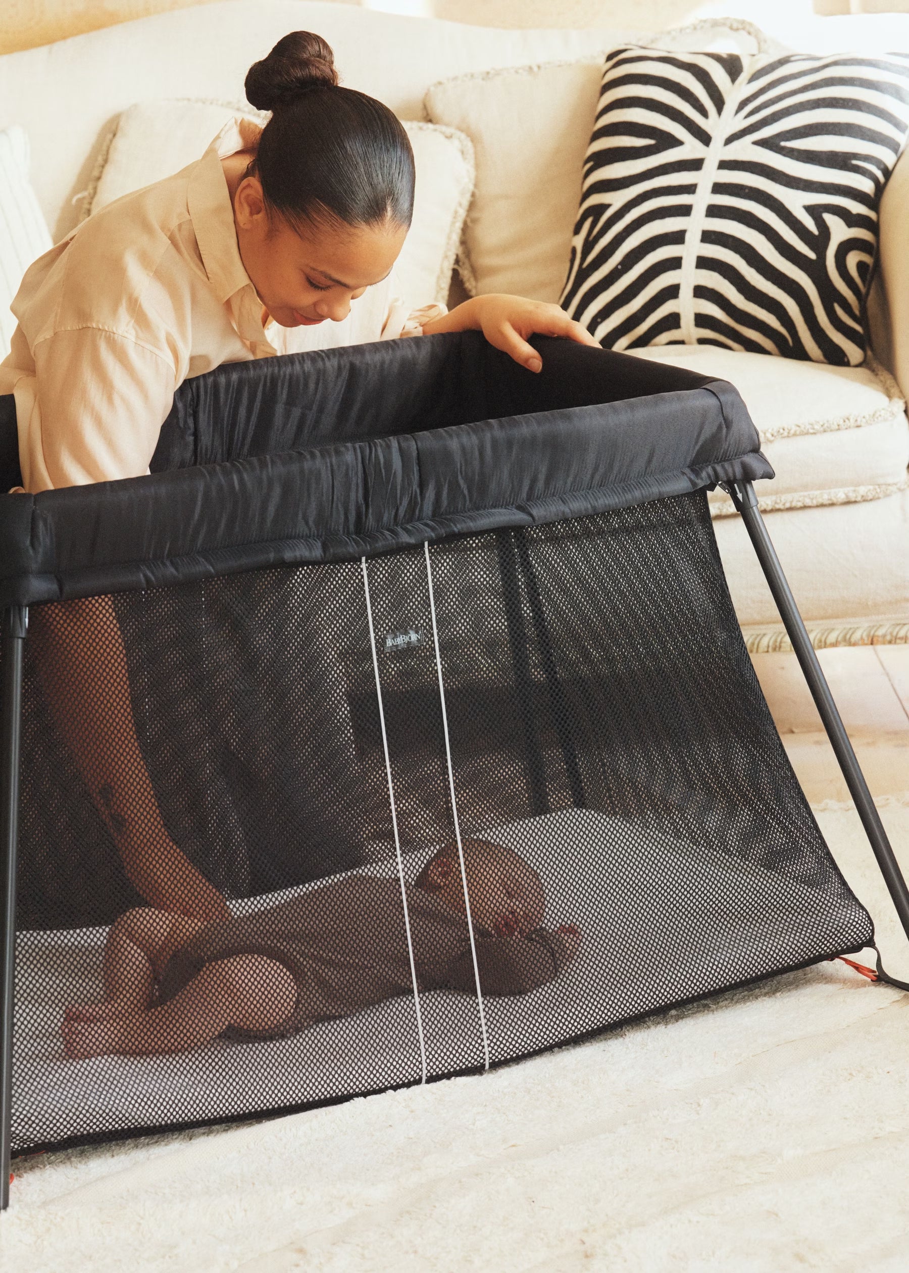 Baby Bjorn Travel Cot Light Black in Noosa