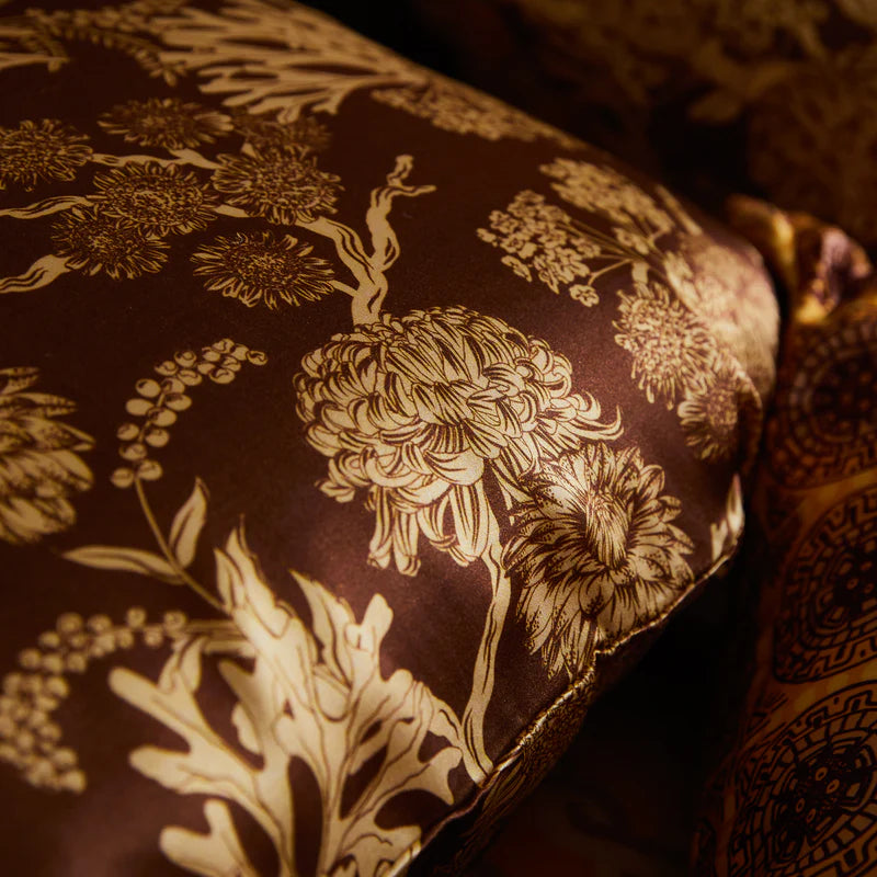 close up fabric details of the organic silk Delphine Silk Pillowcase Dolce by Sage & Clare