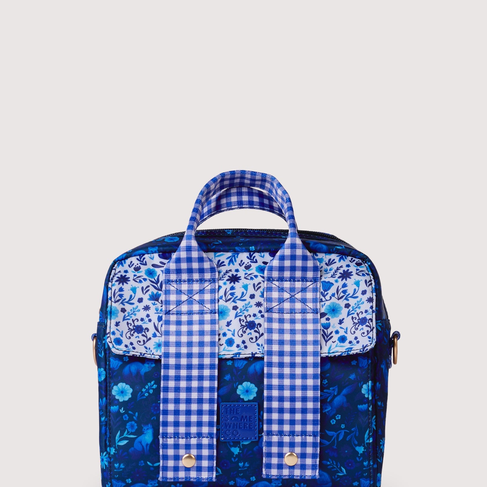 Size comparison chart showing Foxwood lunch tote dimensions alongside other lunch bag styles
