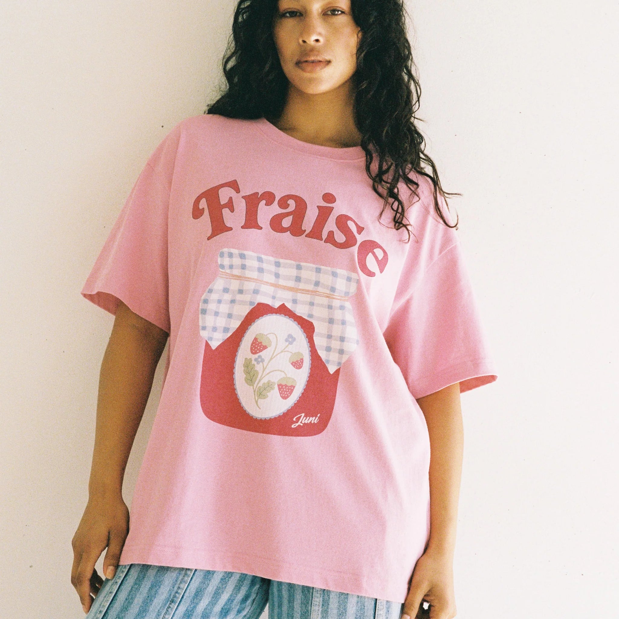 Pink tshirt with strawberry jam jar graphic and the words "Fraise" by Juni