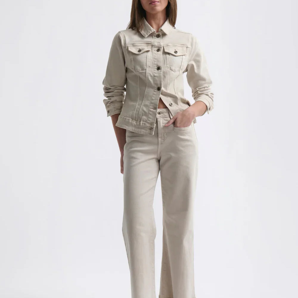 Freya Jean - Sand by Kireina