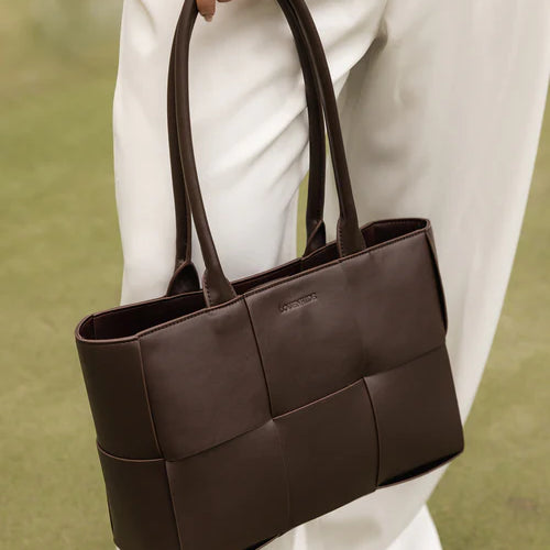 gwen chocolate hand bag louenhide