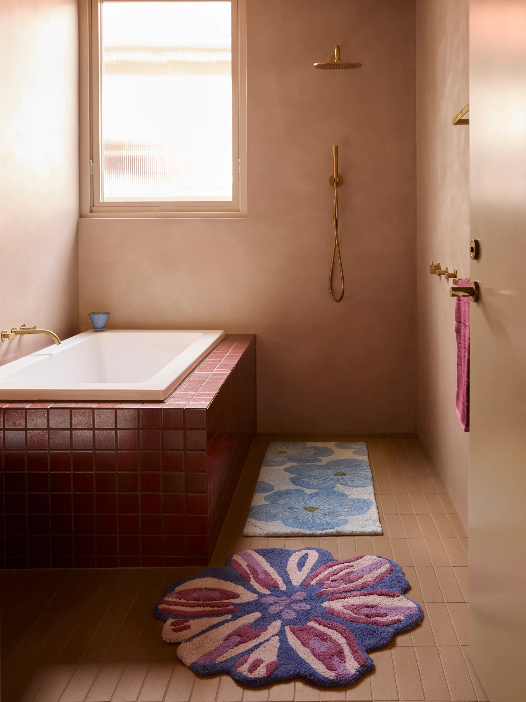 bathroom display with Bonnie and Neil bath mats & bath runners