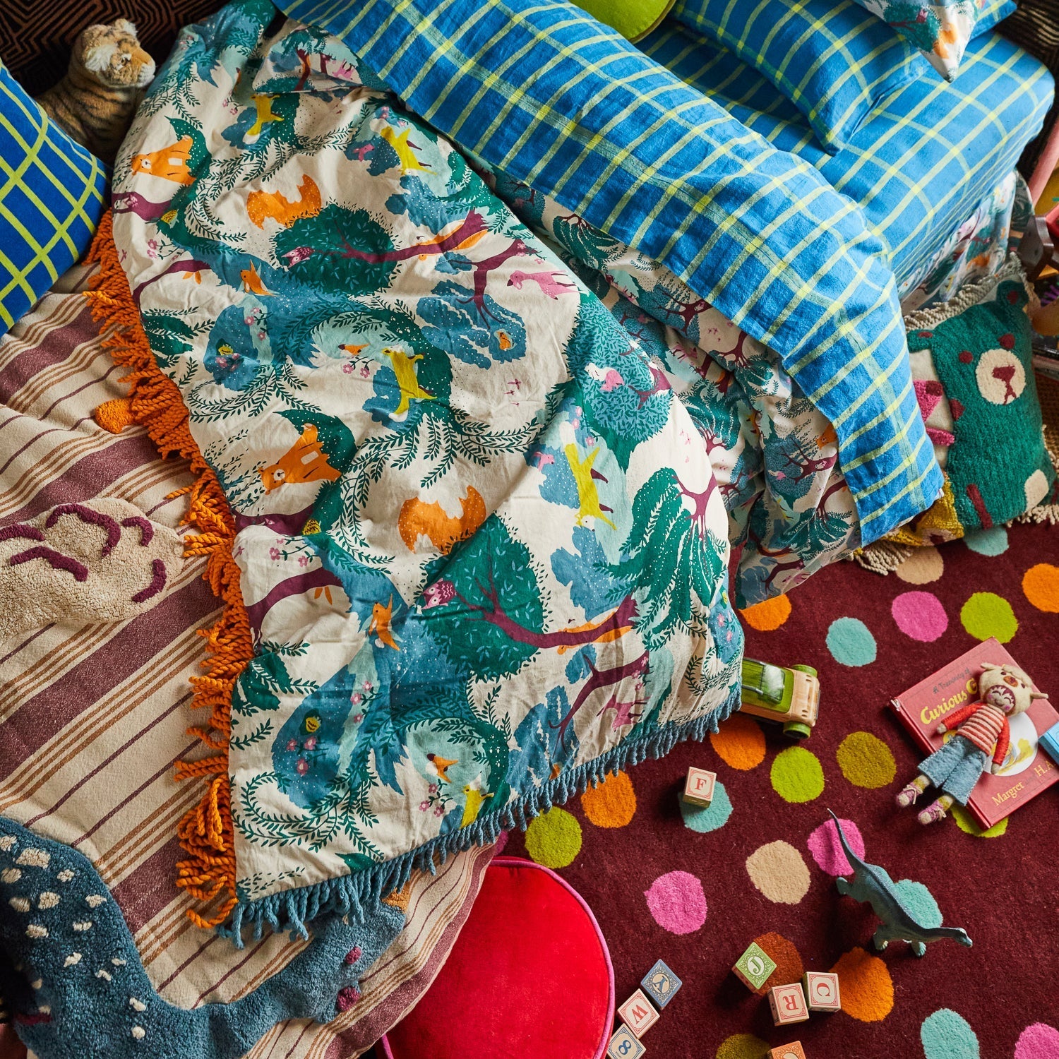 Reversible Jarvis bedcover showing both sides of two-in-one design