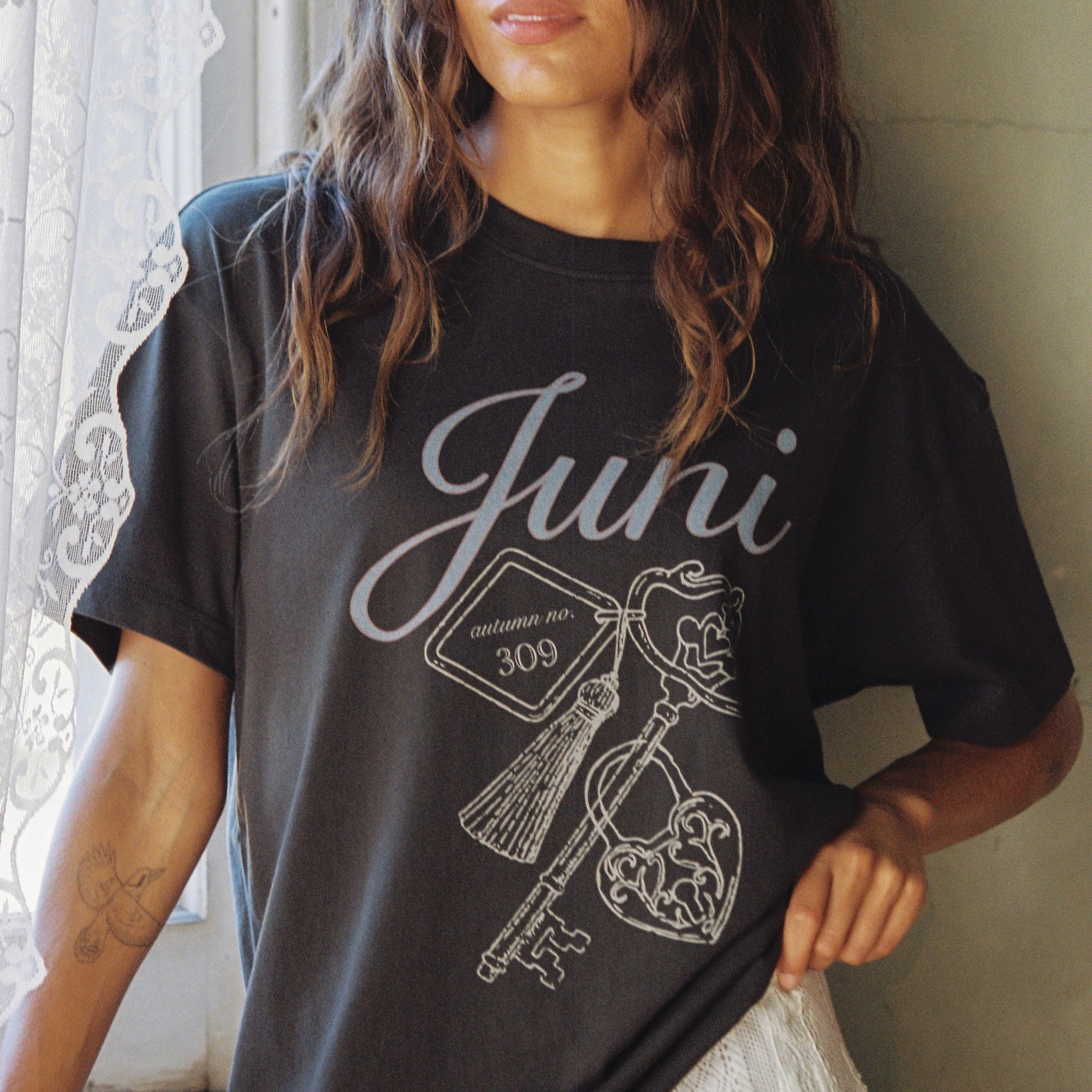 Lock Tee Washed Black by Juni
