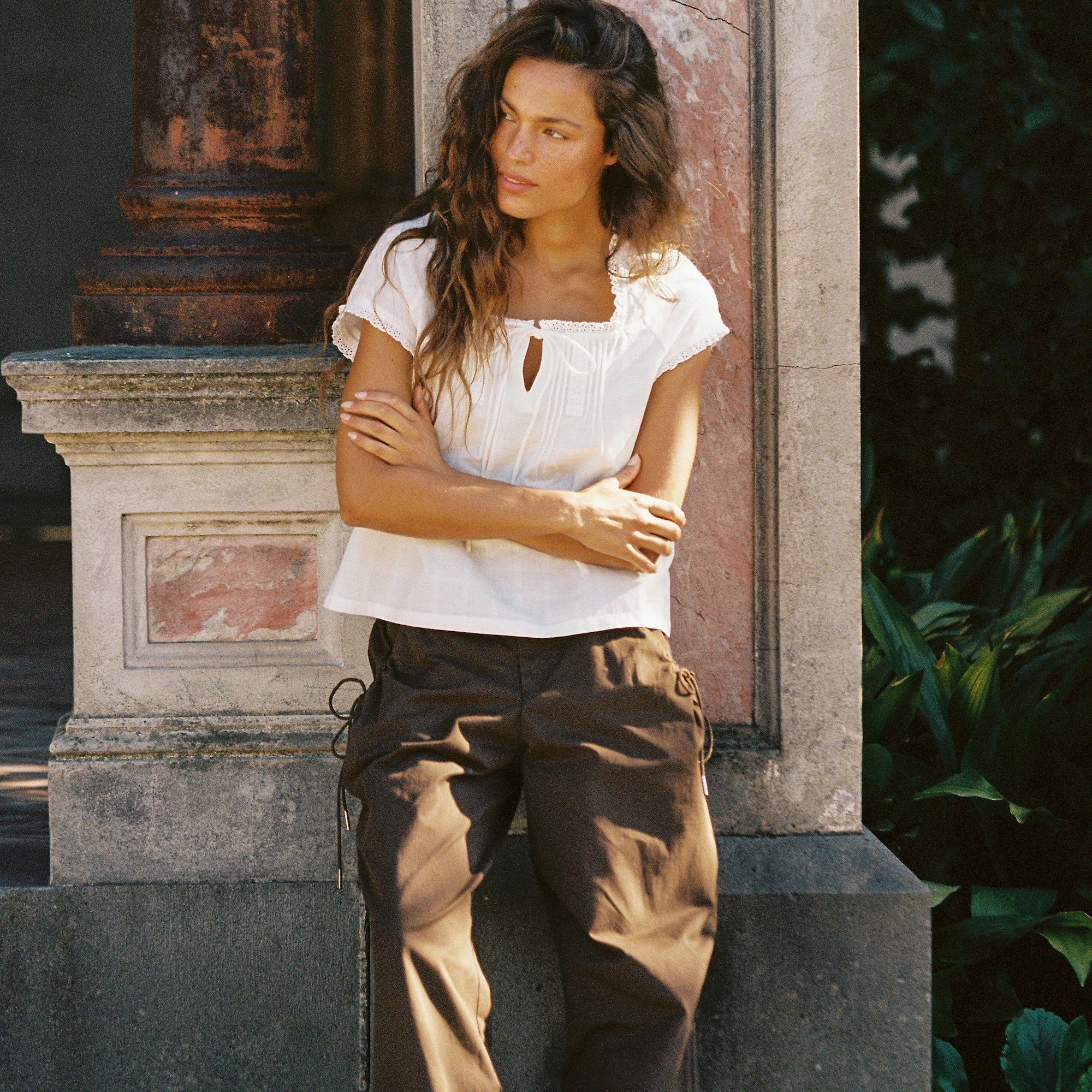 Juni Macie Pant in espresso brown cotton relaxed fit