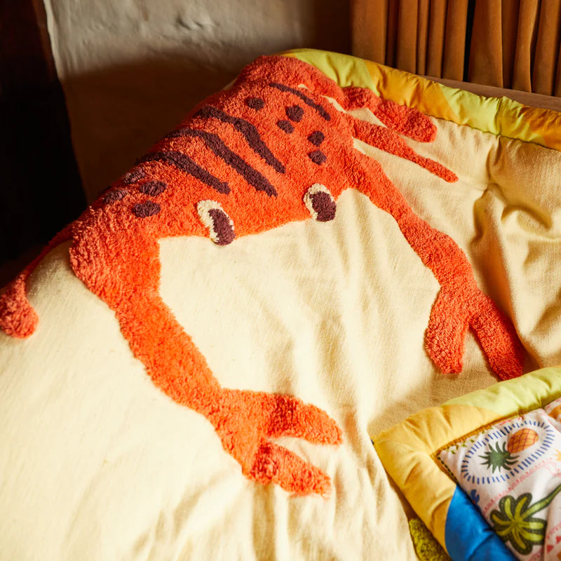 bedcover with crab