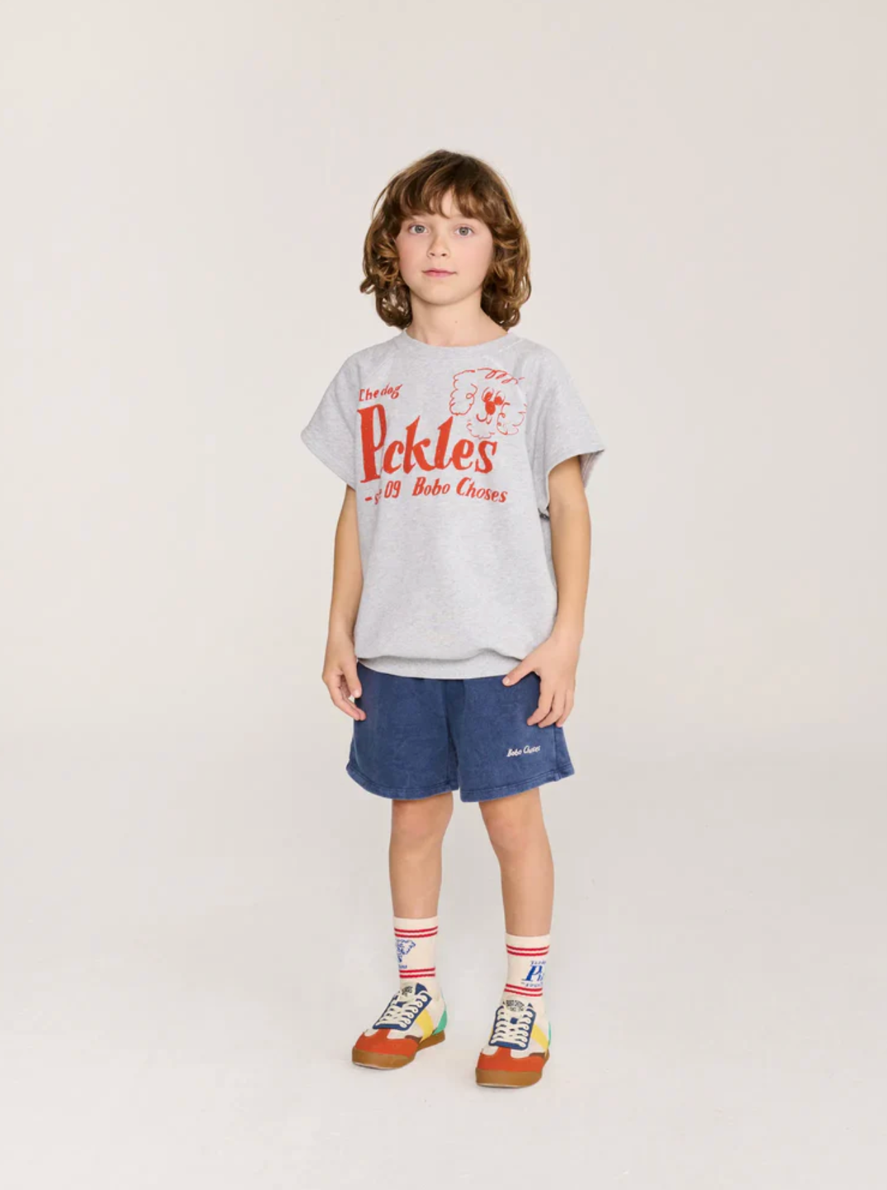 Boy wearing Pickles The Dog Sleeveless Sweatshirt - Heather Grey | Bobo Choses
