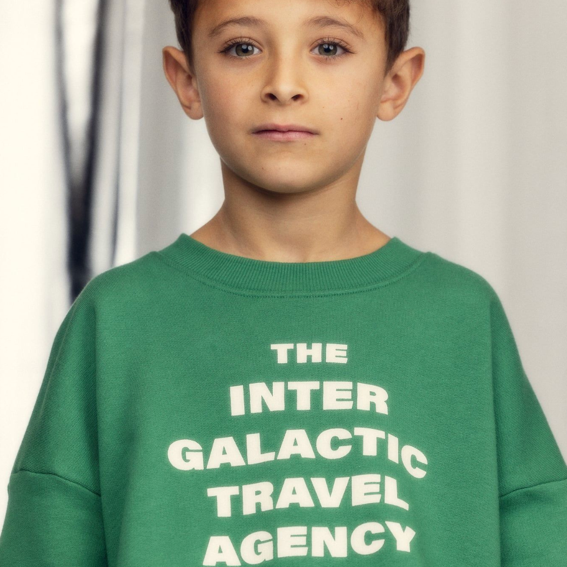 Boy wearing the Travel agency sp sweatshirt - Green | Mini Rodini