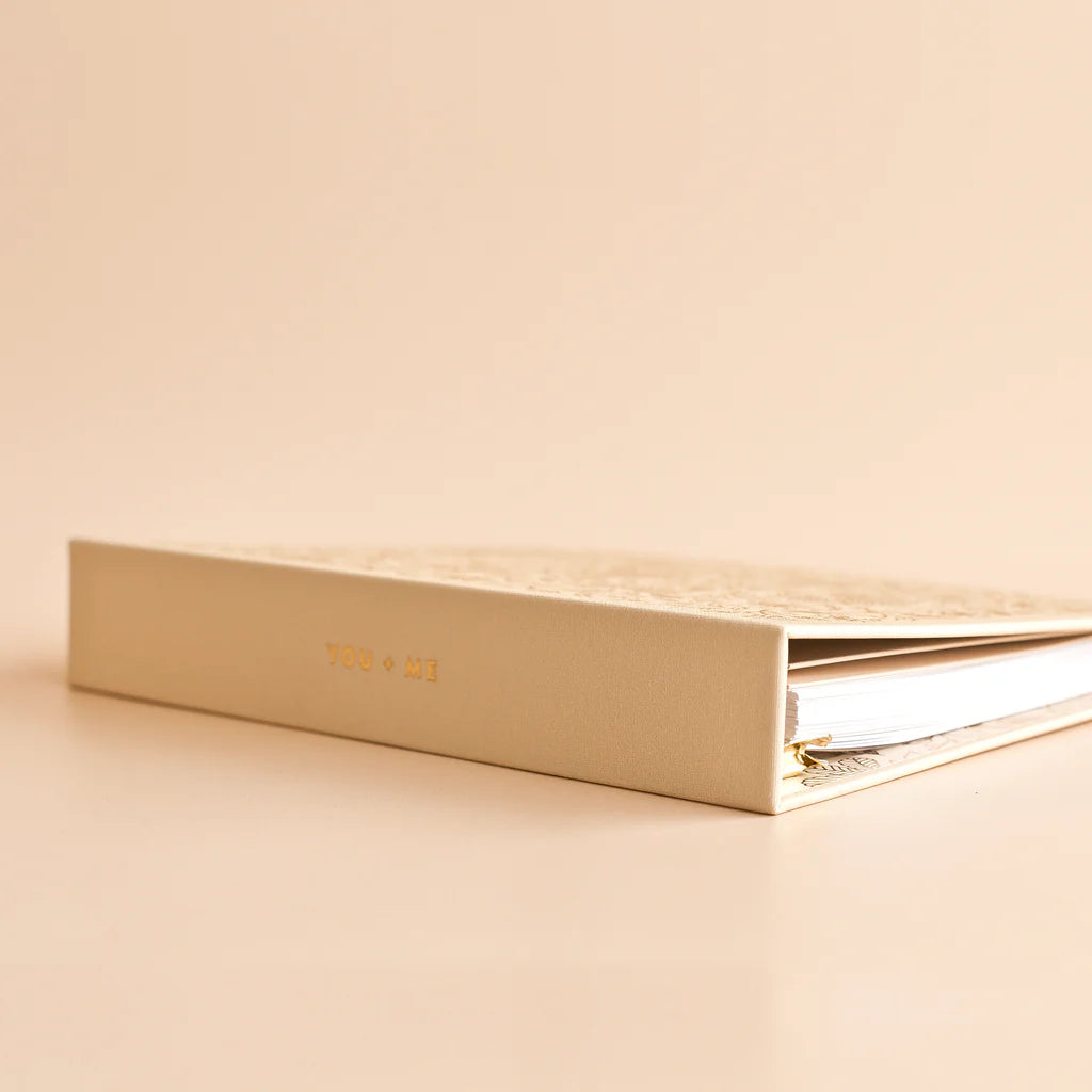 Buying wedding stationary in noosa