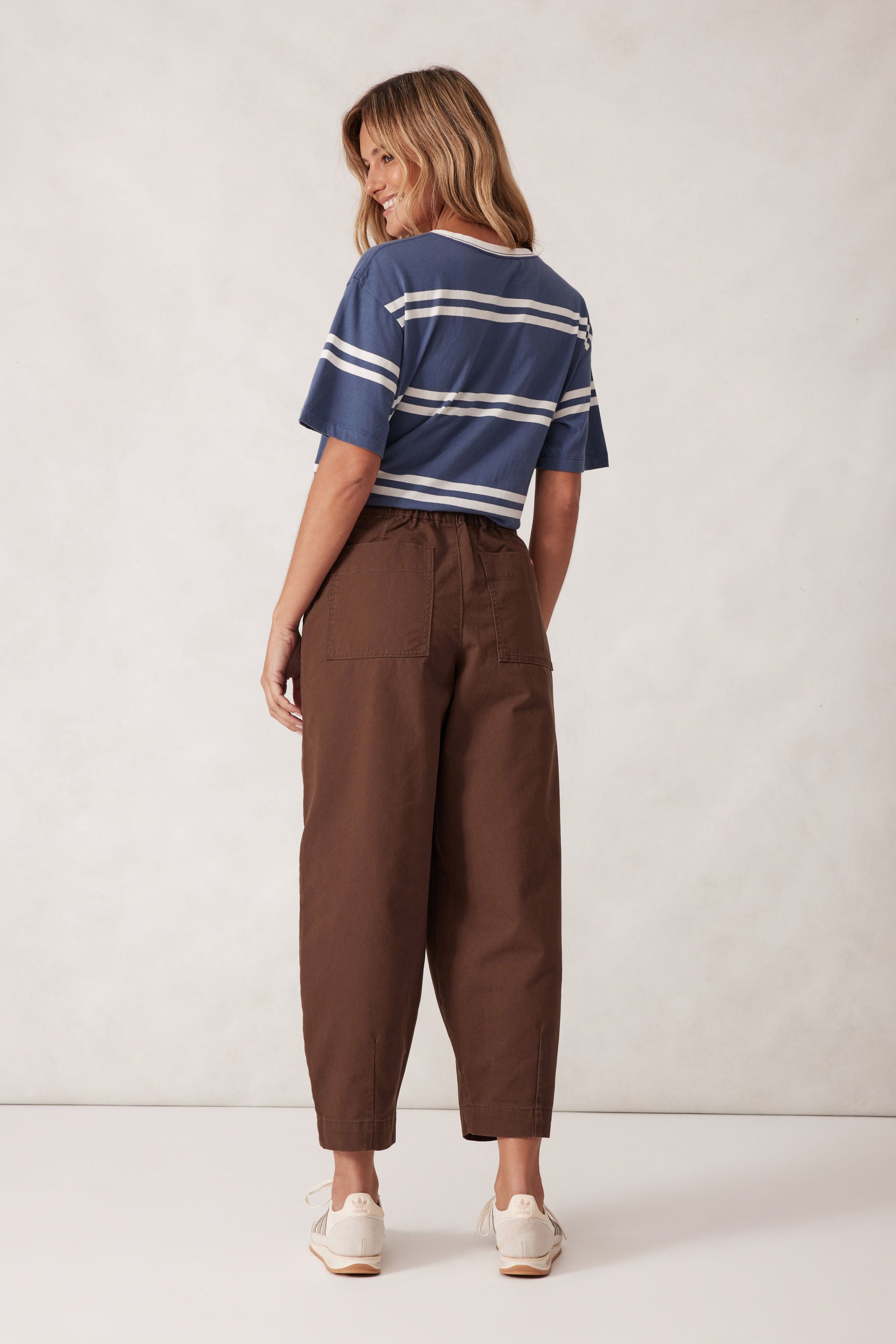 back side of Weekender Pant Brown by Ceres Life