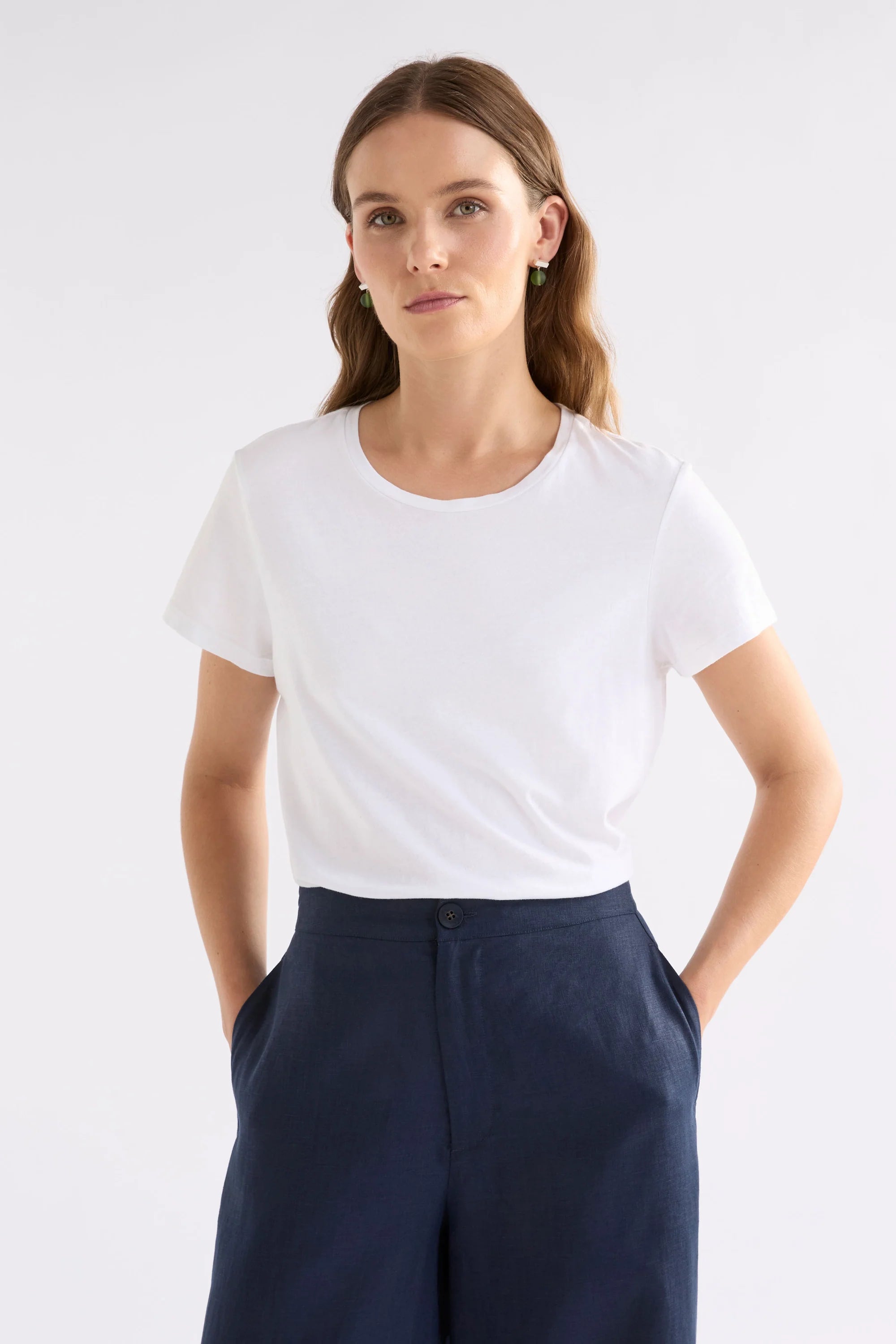 Henning Tee White by Elk made from organic cotton