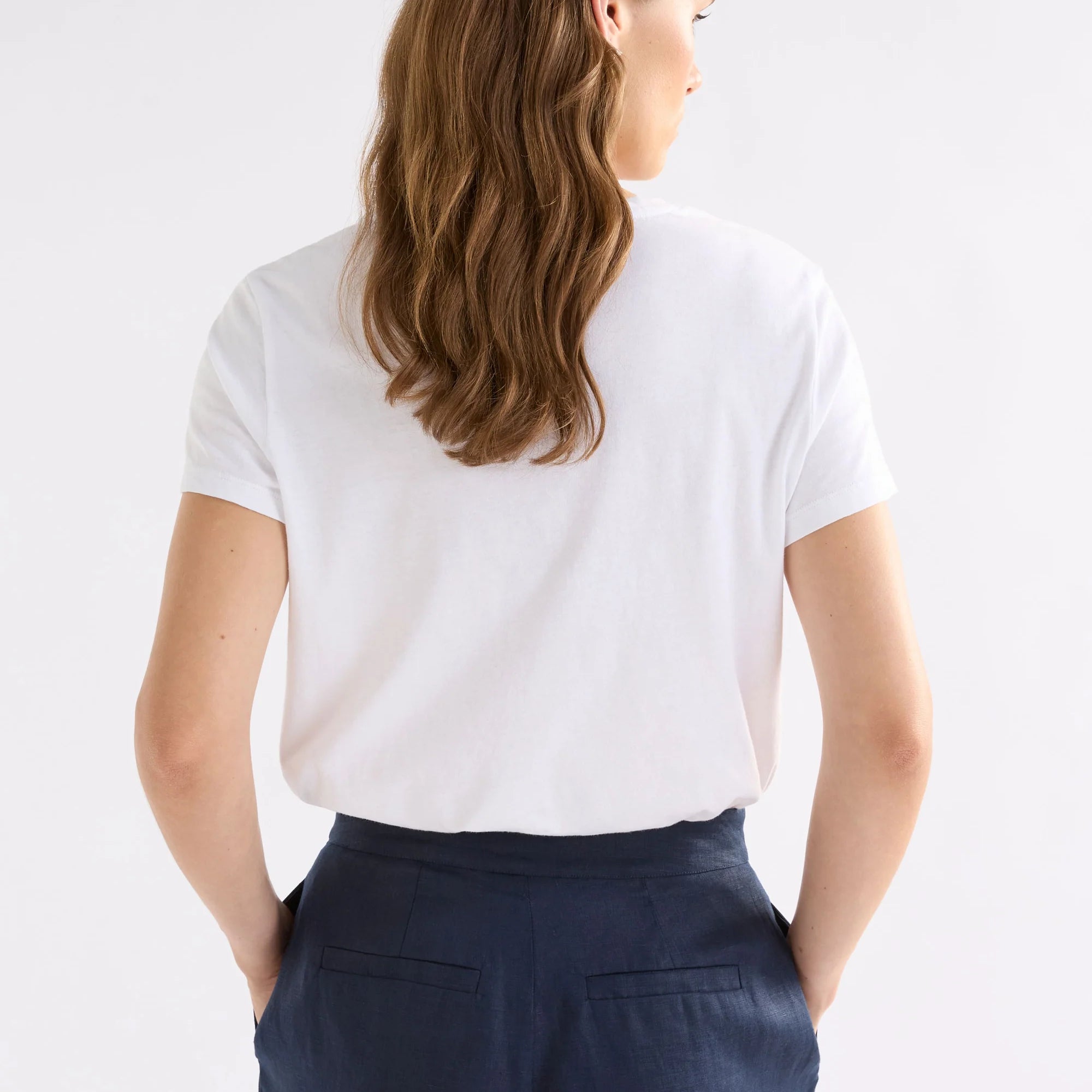 Henning Tee White by Elk made from organic cotton
