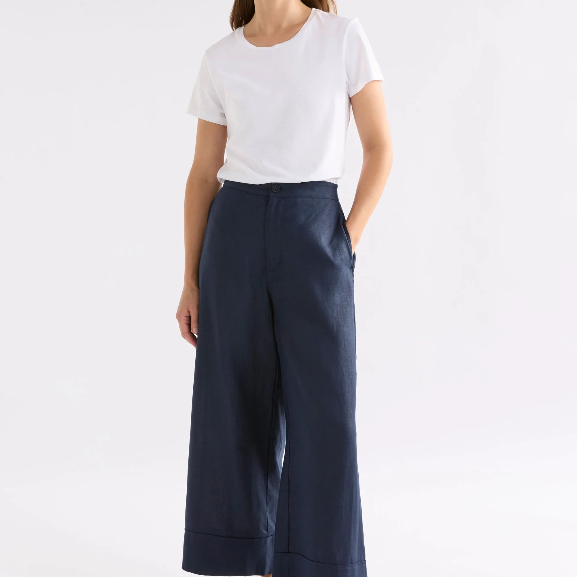 Henning Tee White by Elk made from organic cotton. Plain white womens tshirt