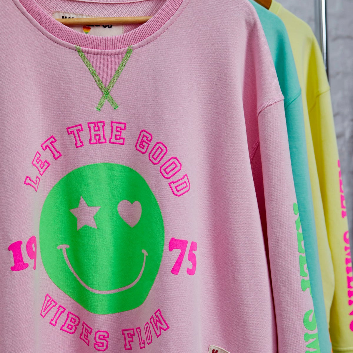 Smily Washed Sweat in baby pink by Hammill & Co