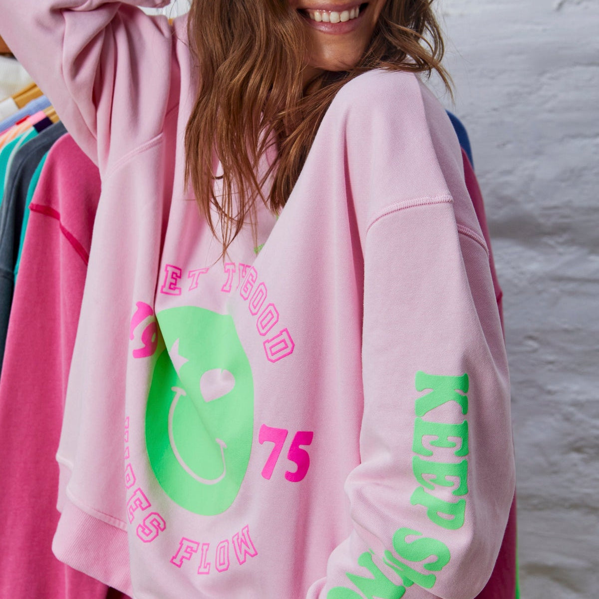 Smily Washed Sweat in baby pink by Hammill & Co