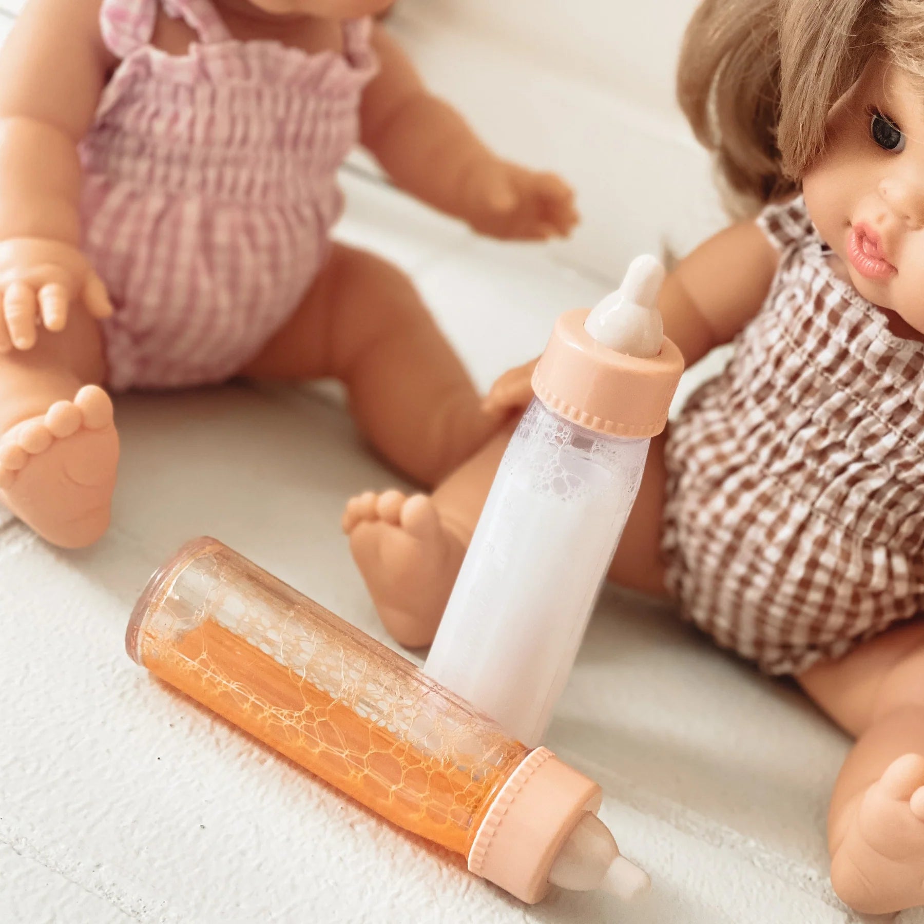 Tiny Harlow Magic Milk & Juice Bottles