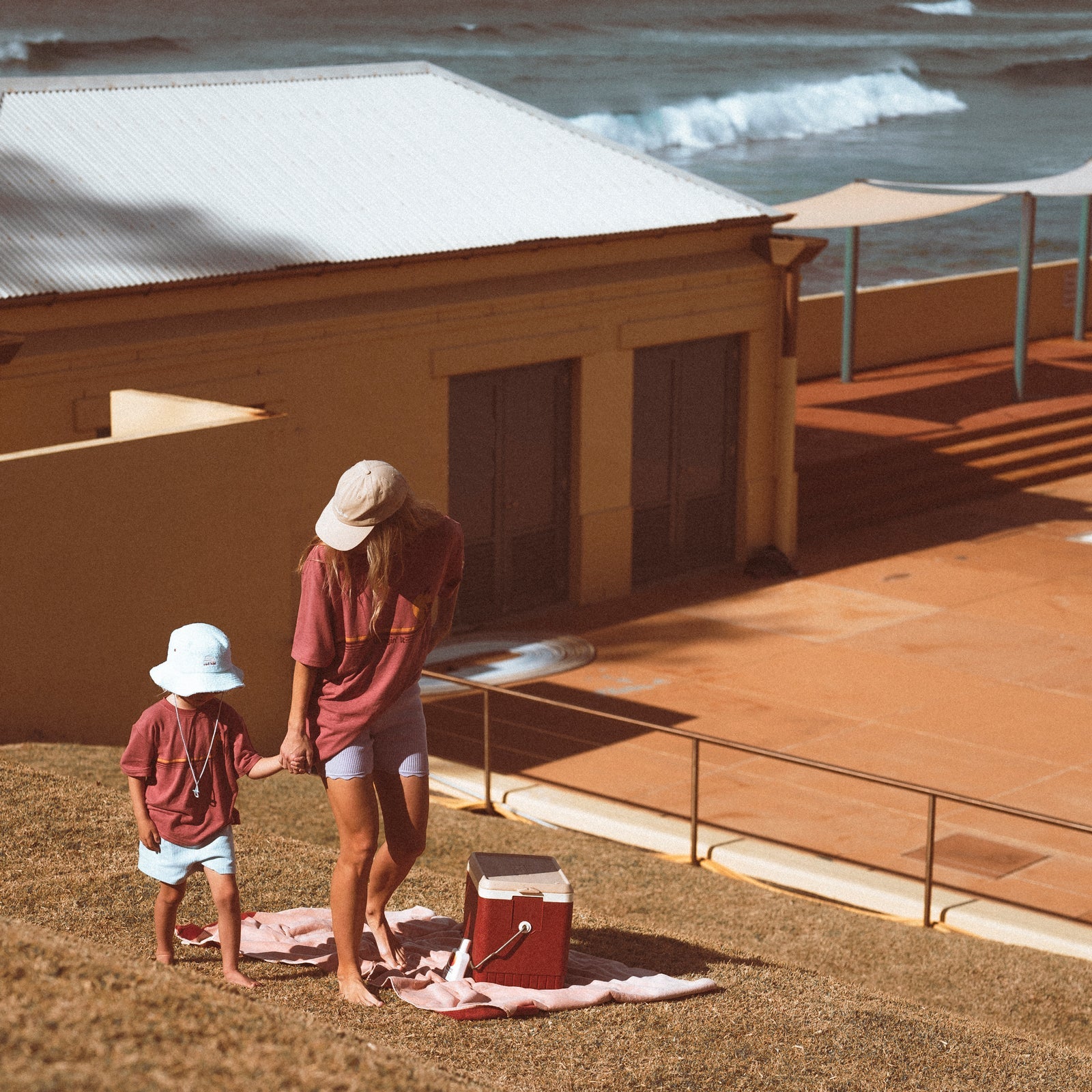 winging it tee kids banabae red