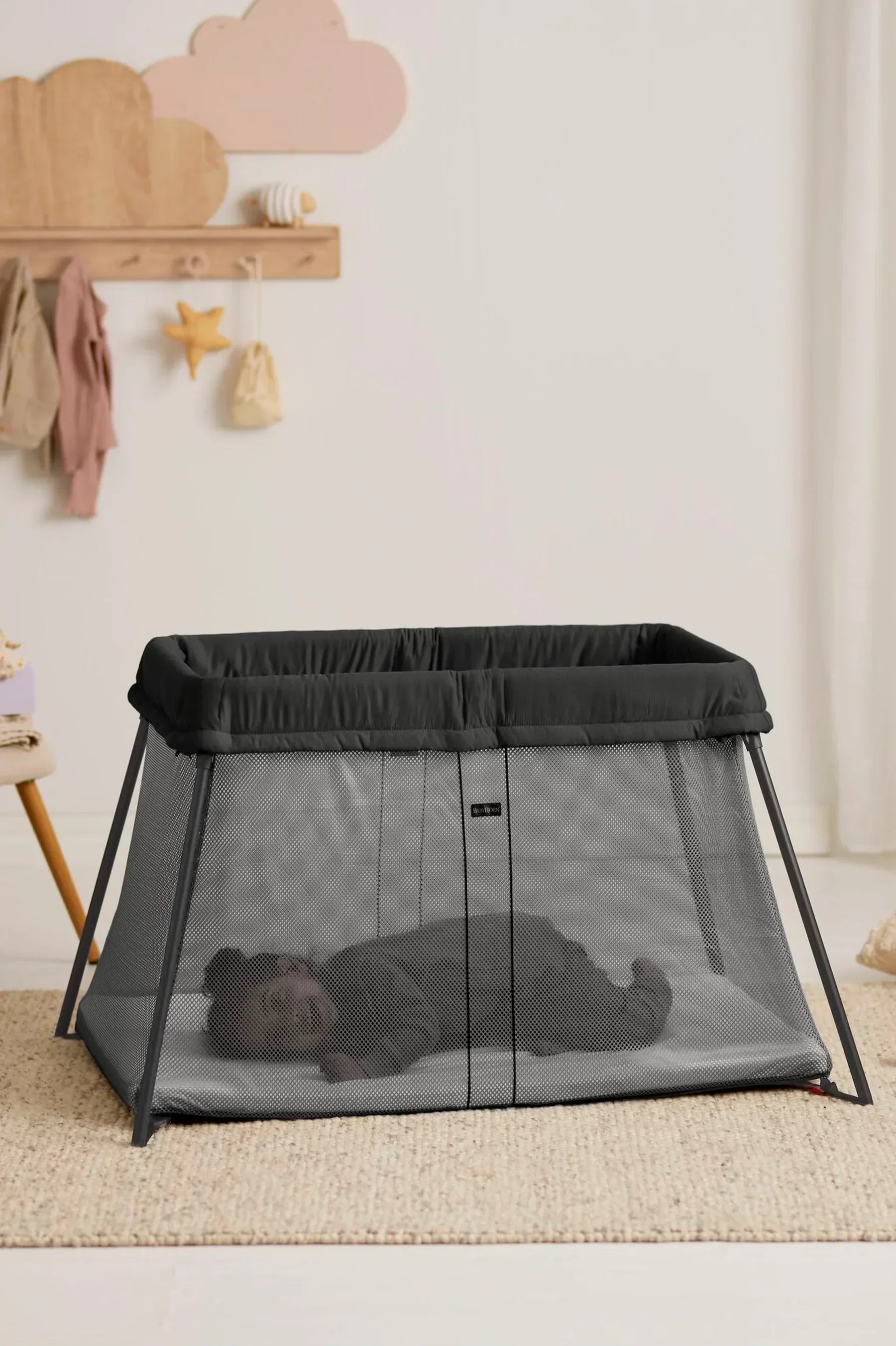 Baby Bjorn Travel Cot Light