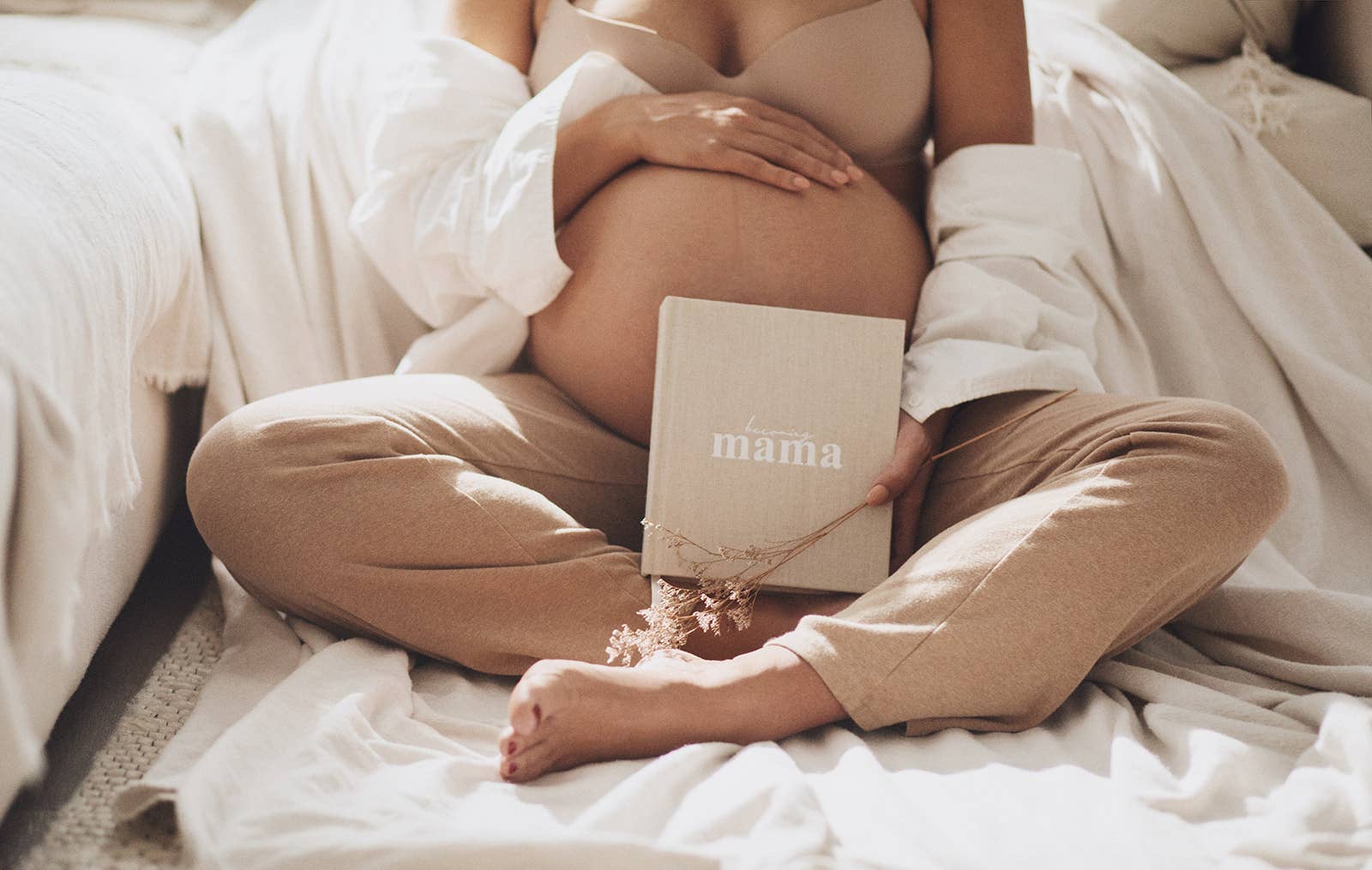 Becoming mama pregnancy journal by Axel & Ash