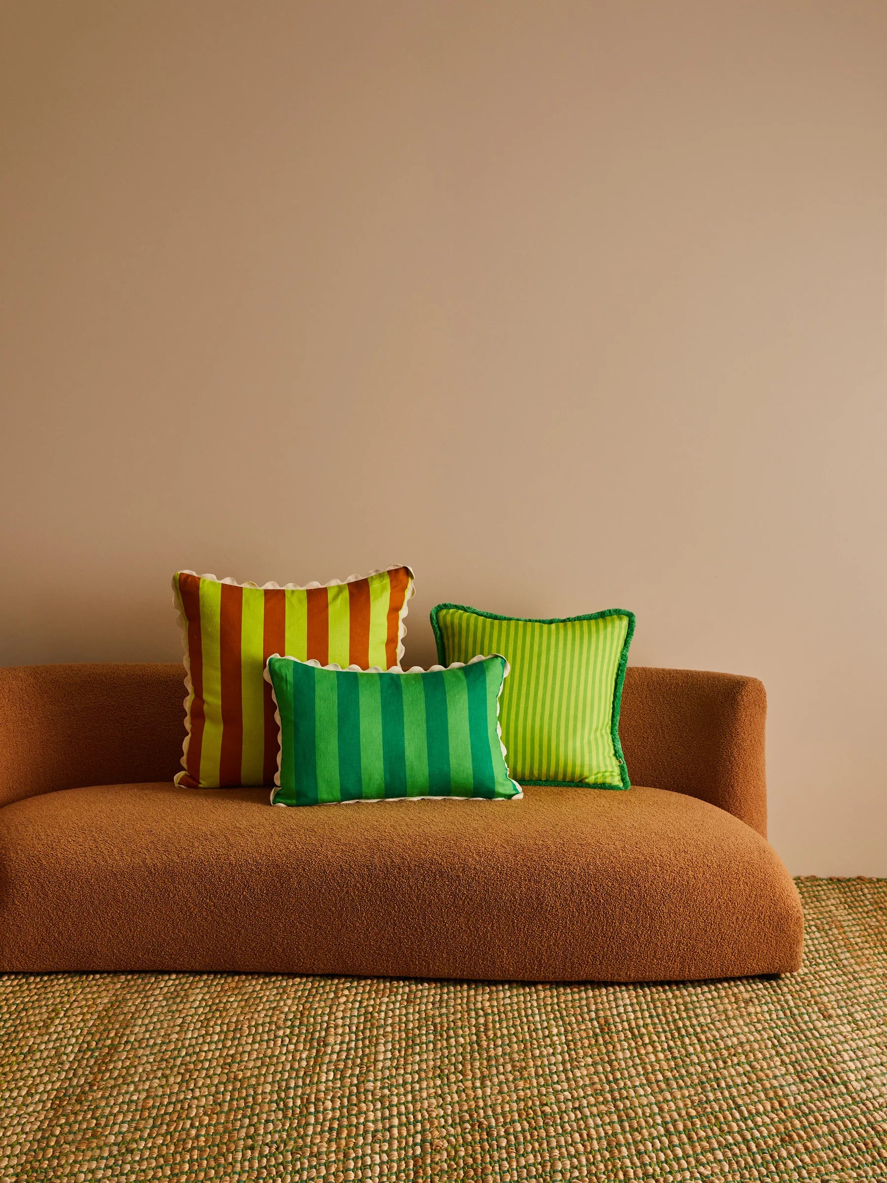 Bold green stripe cushion 40x60cm