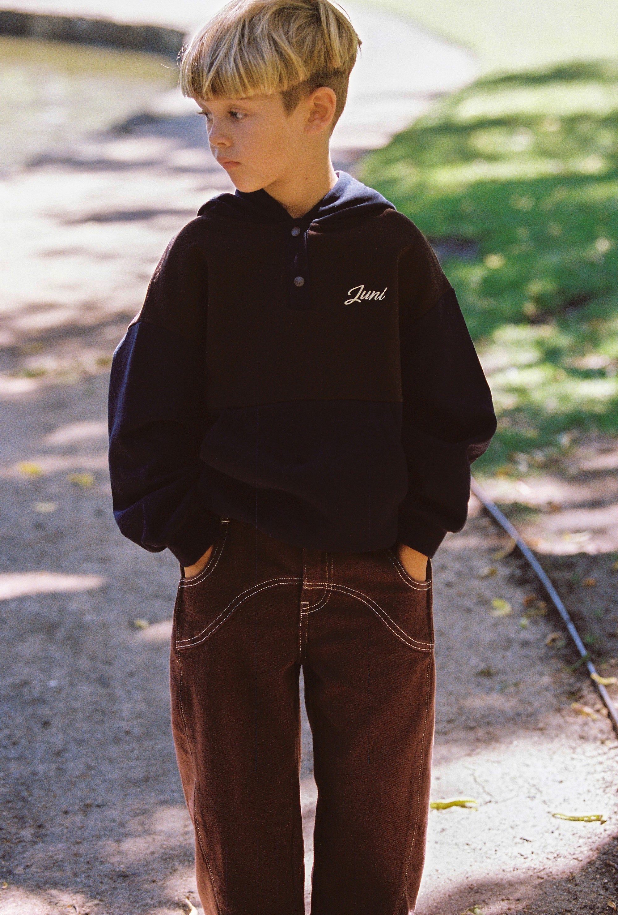 Dylan Barrel Leg Jean Cocoa by Juni