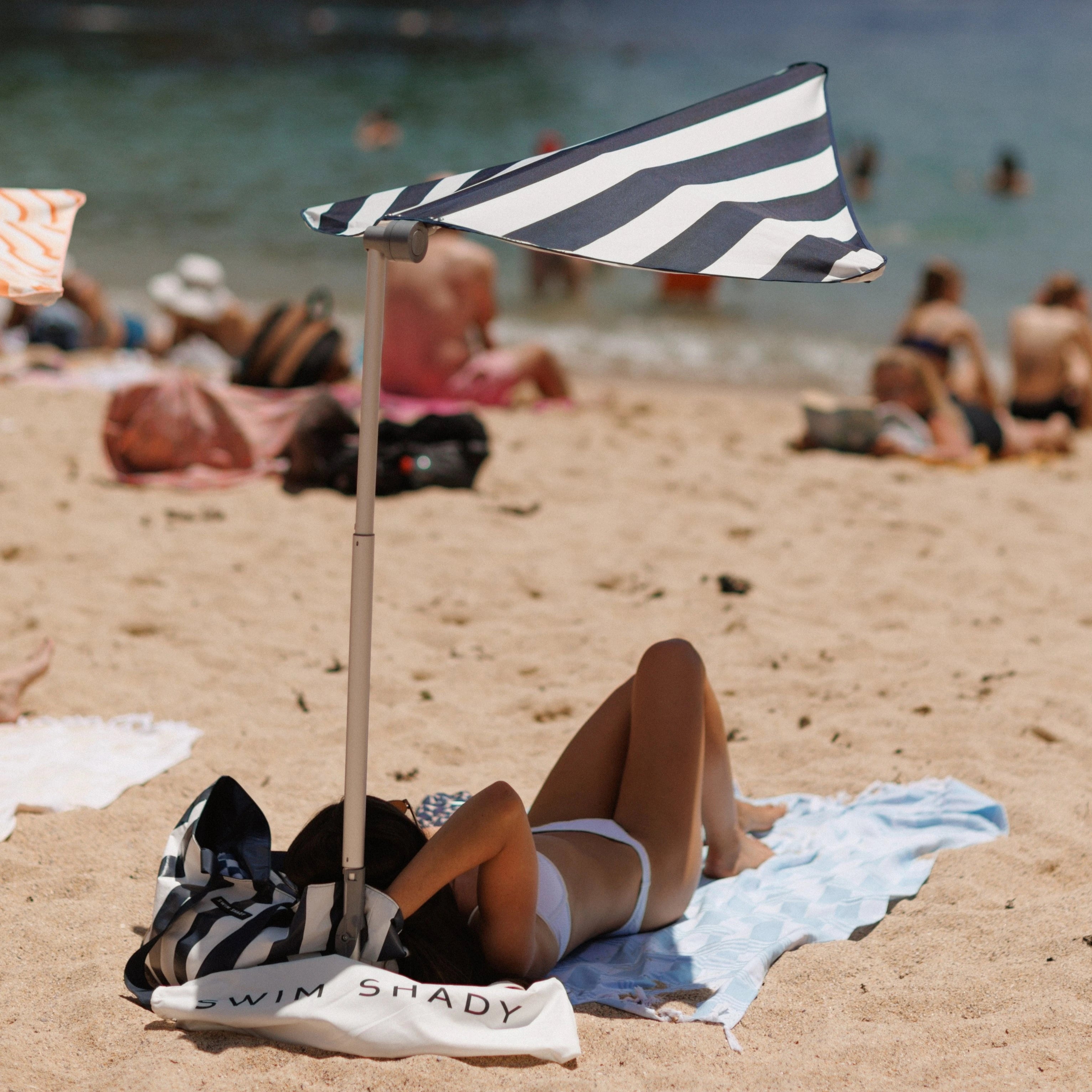 Compact solo beach umbrella 
