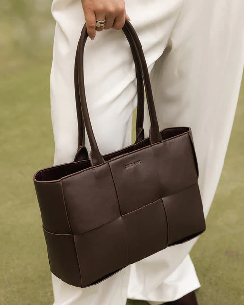 gwen chocolate hand bag louenhide