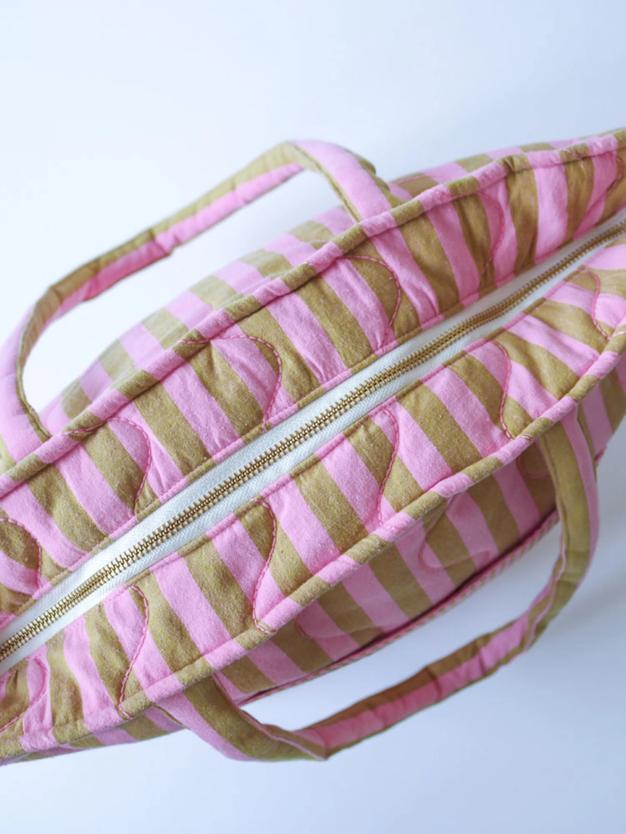 Lilac Sprout Quilted Bag by Mosey Me zipper detail
