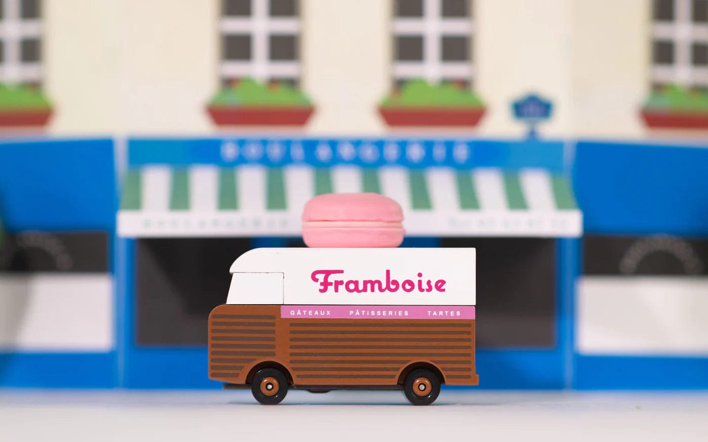 Pink Macaron Van Candylab