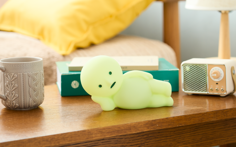 smiski lounging touch lamp