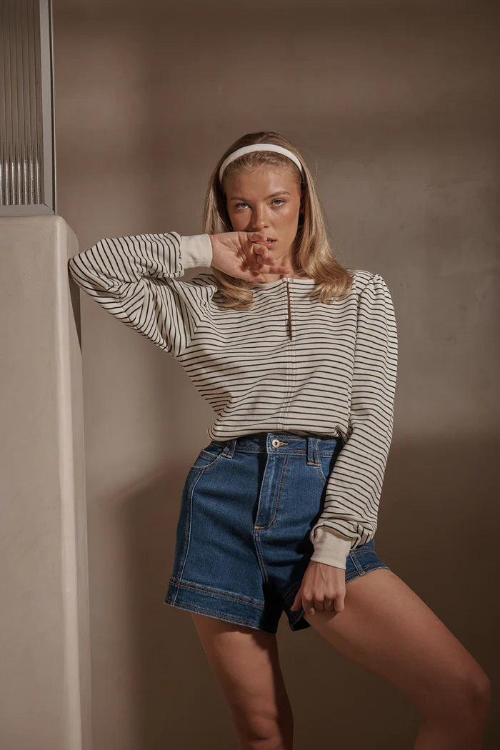 Sydney Shorts in Mid Washed Blue