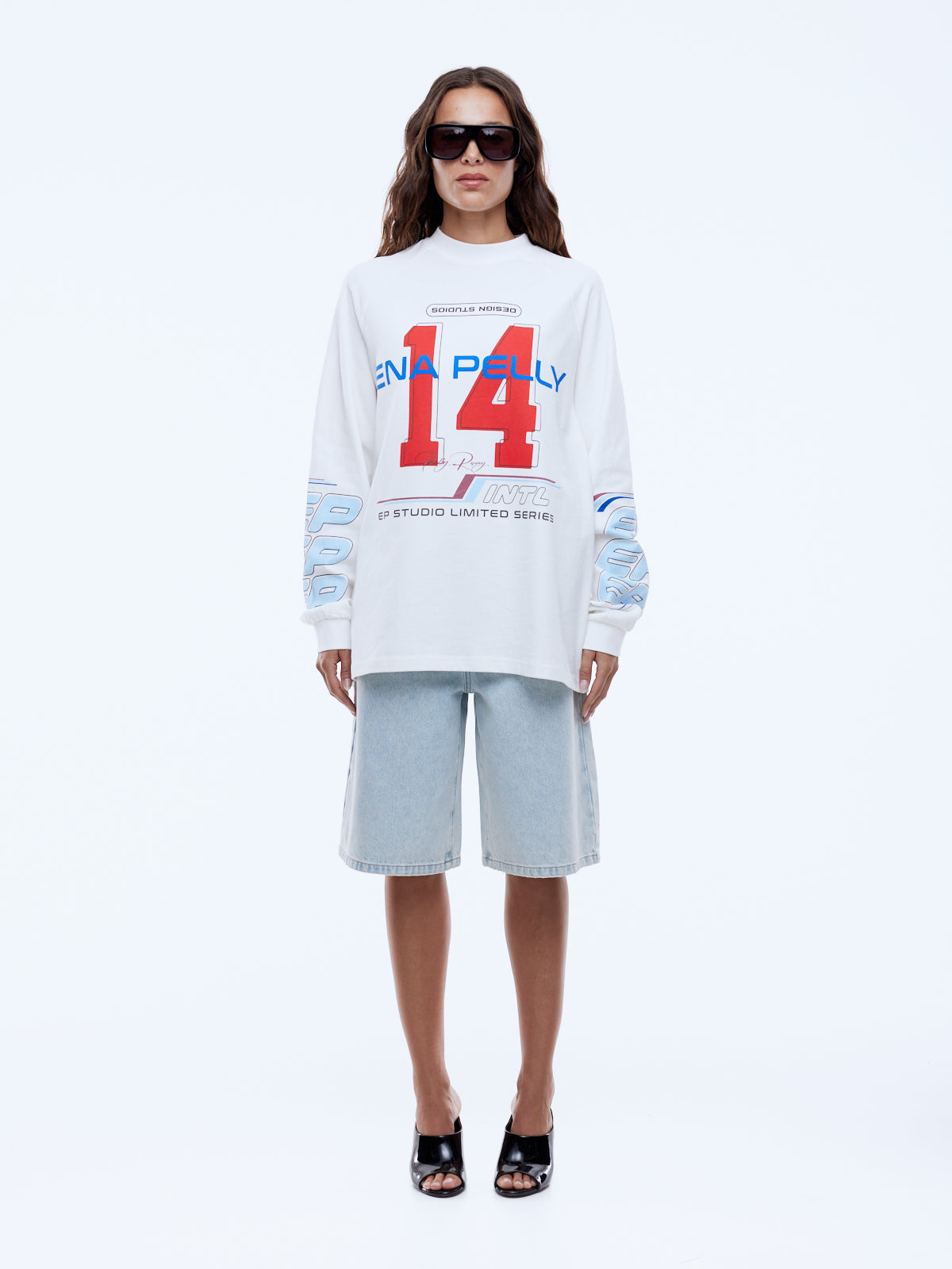 Model wearing size 8 Team Pelly long sleeve tee 172cm height