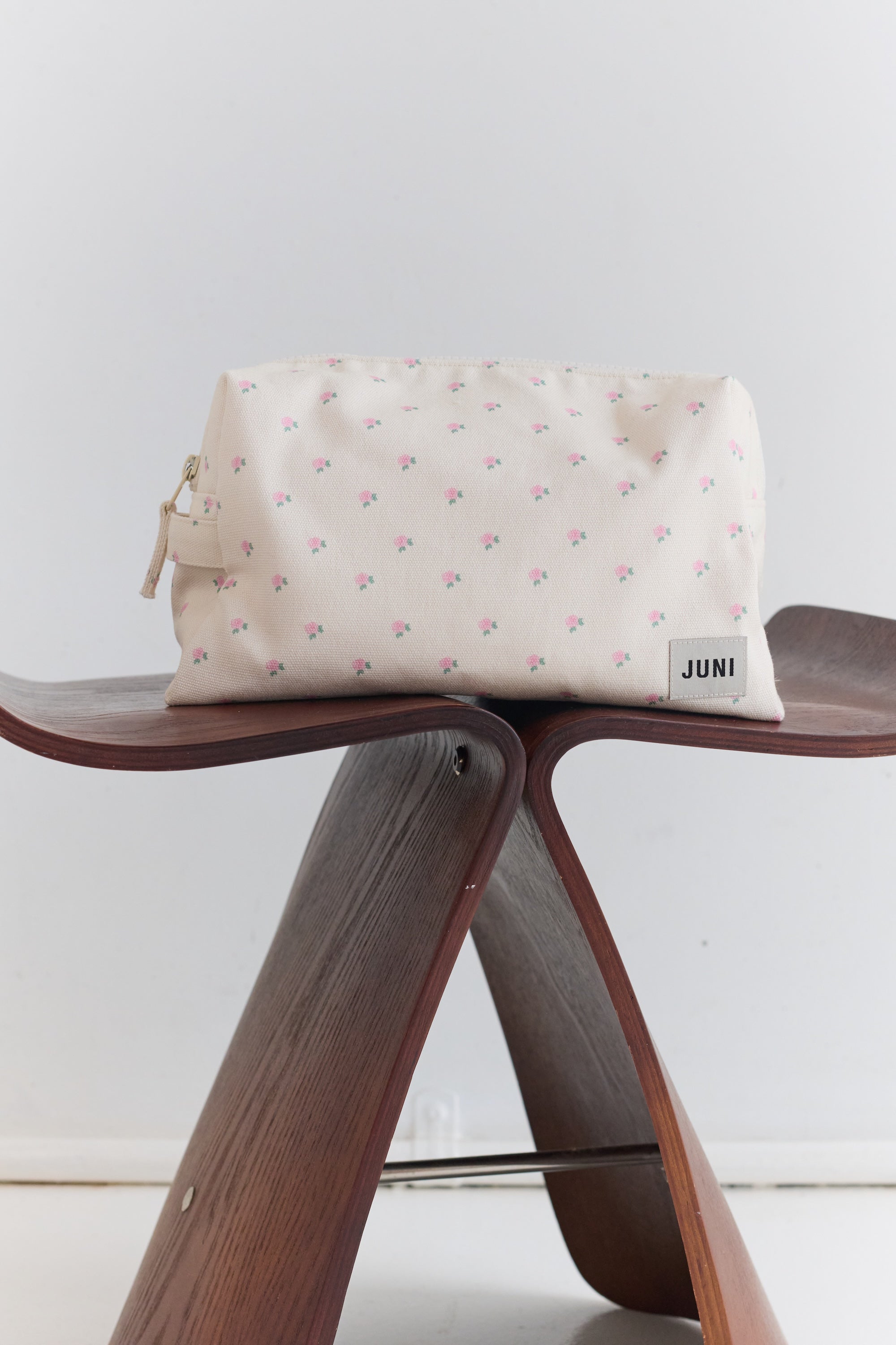 The Essentials Pouch - Roses by Juni