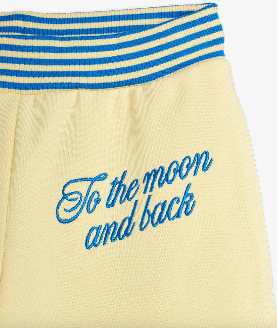 Close up of embroidery on the To the moon emb sweatpants - Yellow | Mini Rodini