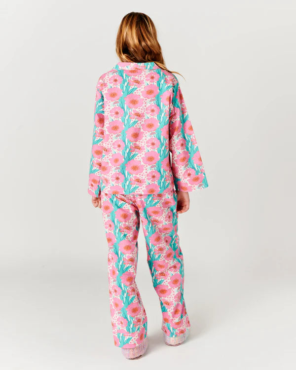 teen girl pink pyjama