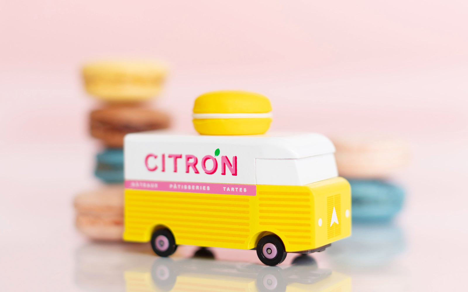 Yellow Macaron Van Candylab