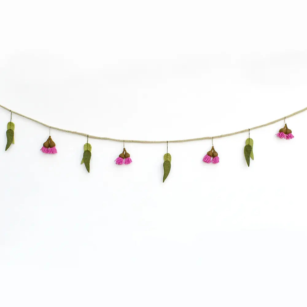 Tara Treasures Gumnut wall garland